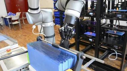 除了会下棋,机器人操控的3D打印农场看到了轻工业的未来